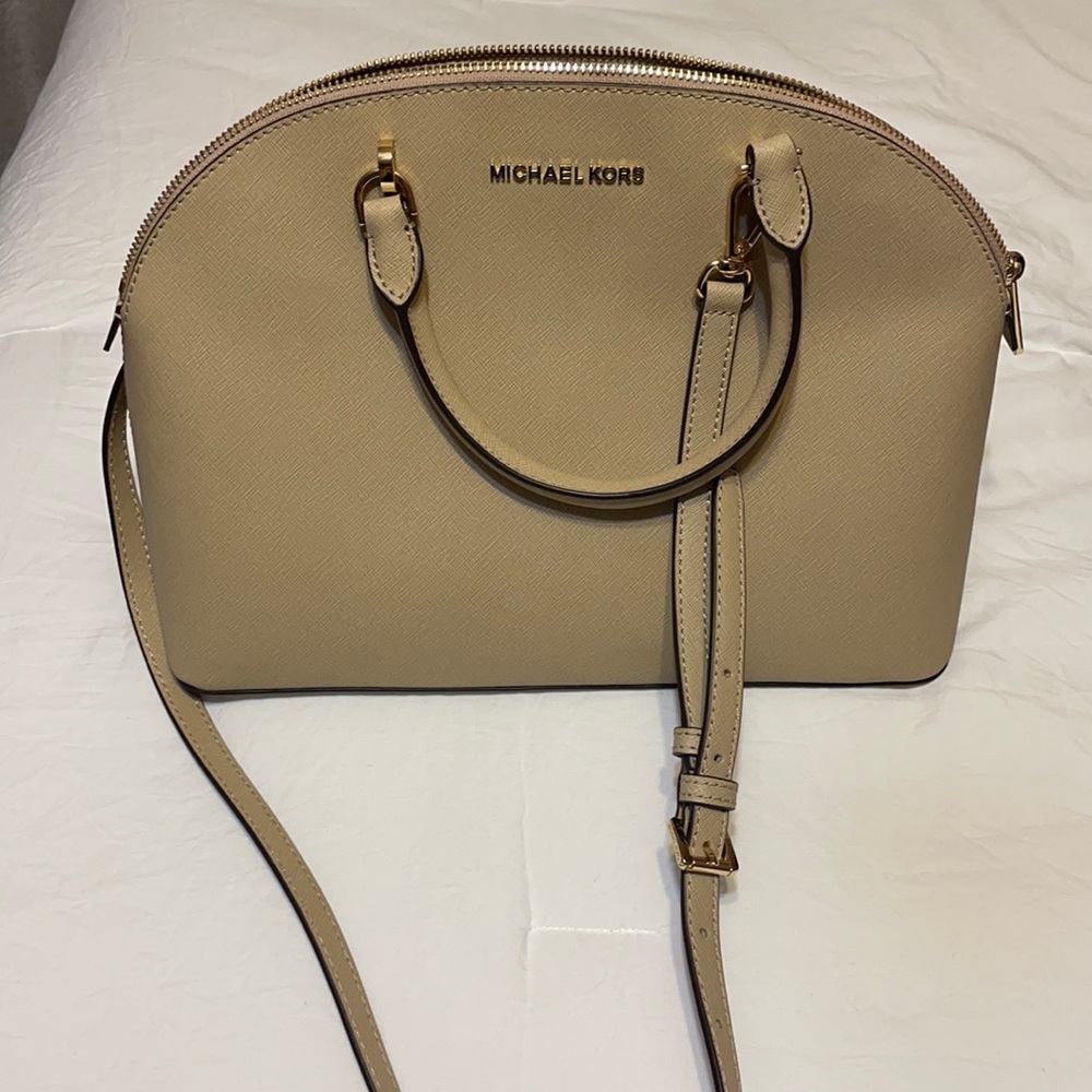 Beige purse with removable strap